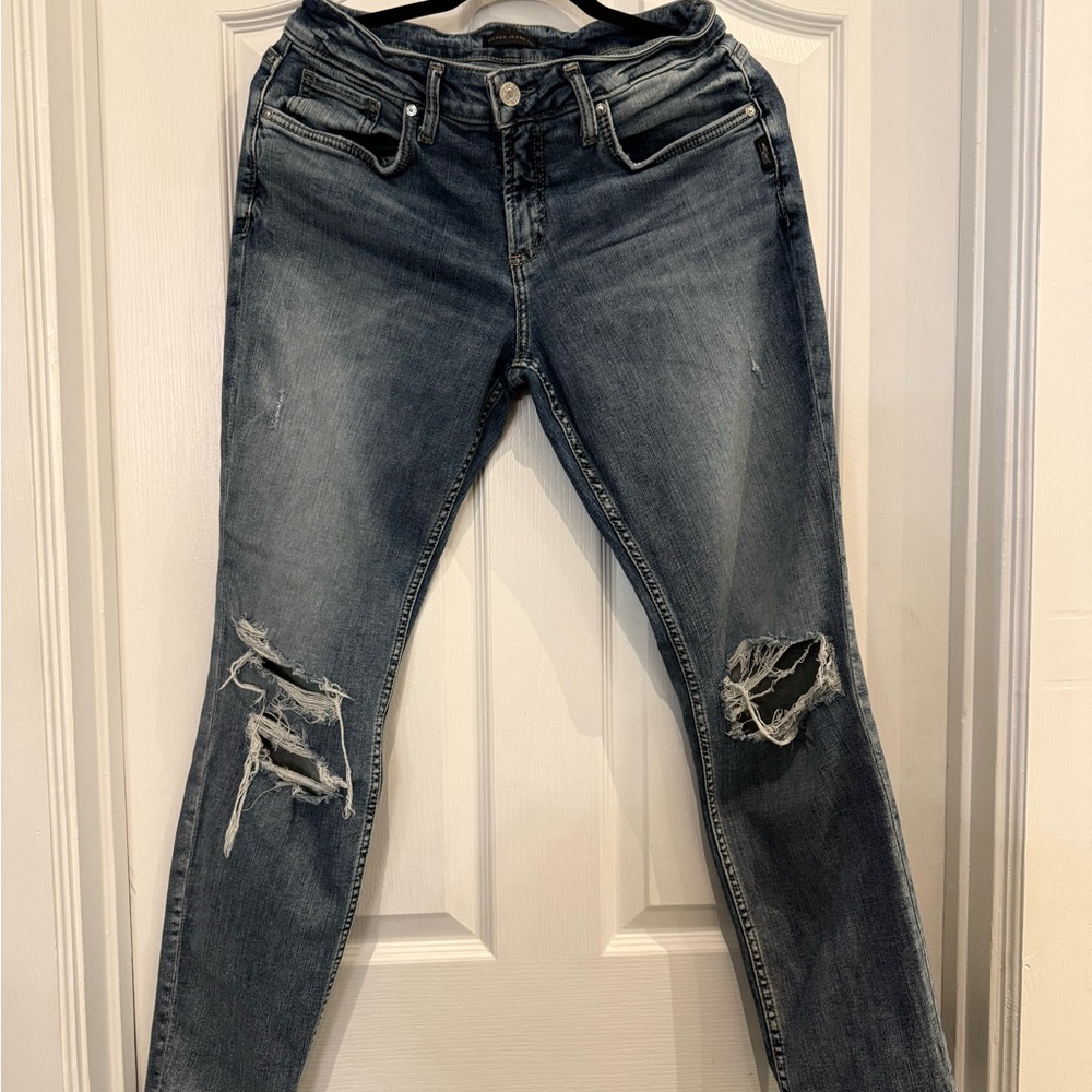 Silver Boyfriend Jeans Wonens Size 29/29 Distressed Medium Wash with a Stretch